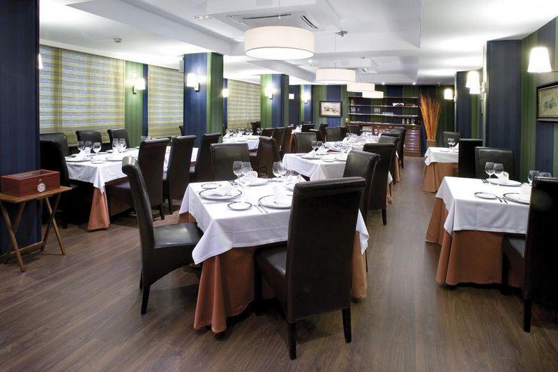 Hotel Los Bracos Logroño Restaurace fotografie
